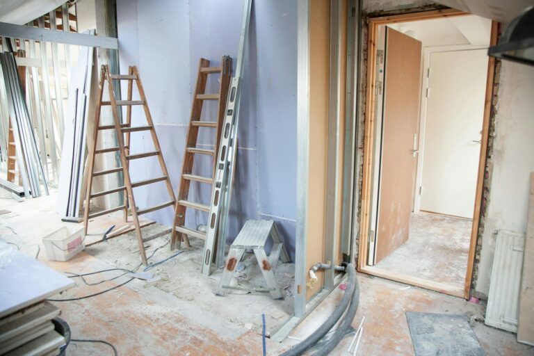 Does drywall need to be replaced after water damage?